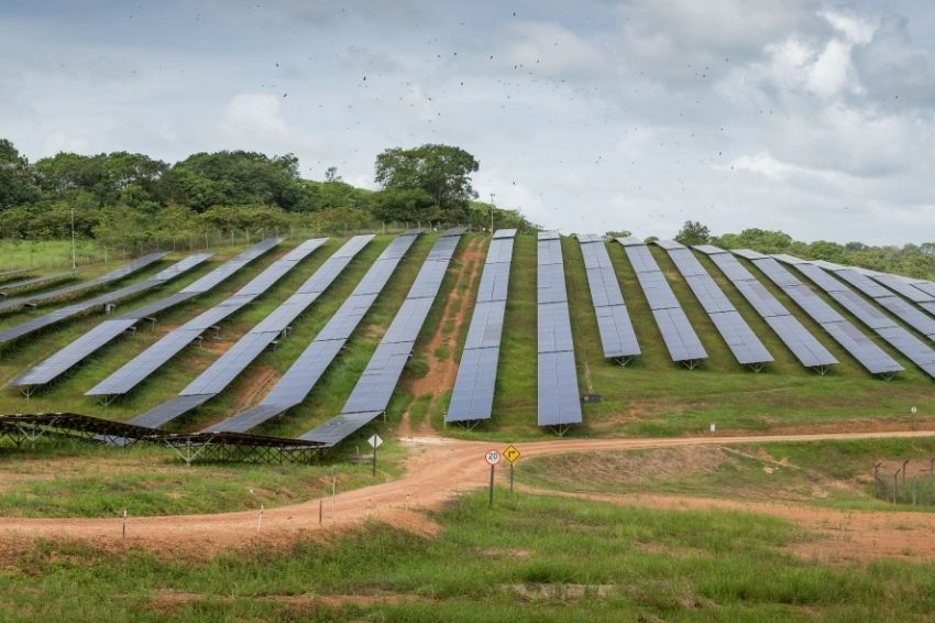 Sistema híbrido alimenta cidade de Oiapoque durante blackout do Amapá