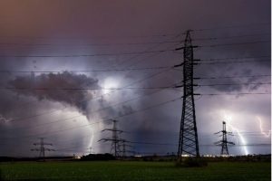 Subsistema de captação de descargas atmosféricas em arranjos fotovoltaicos