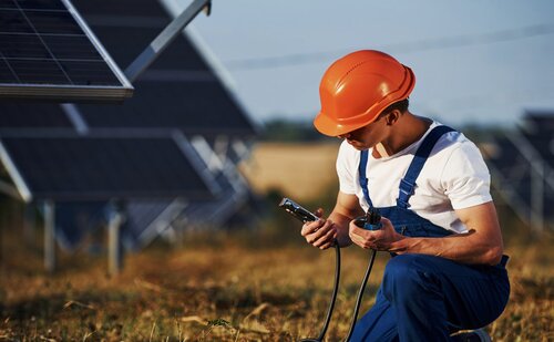 Os riscos da inversão de polaridade nos sistemas fotovoltaicos