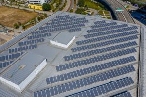 Como adaptar um sistema fotovoltaico existente para o uso com baterias