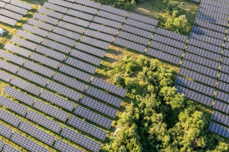 painéis solares fotovoltaicos