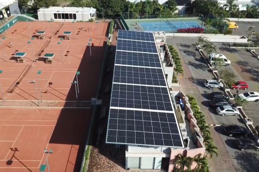 Canal Solar Academia de Tênis instala usina solar e se qualifica para torneios internacionais