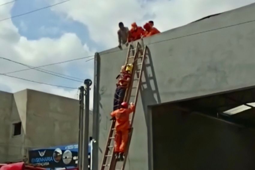 Jovem de 18 anos sofre descarga elétrica durante instalação de sistema FV