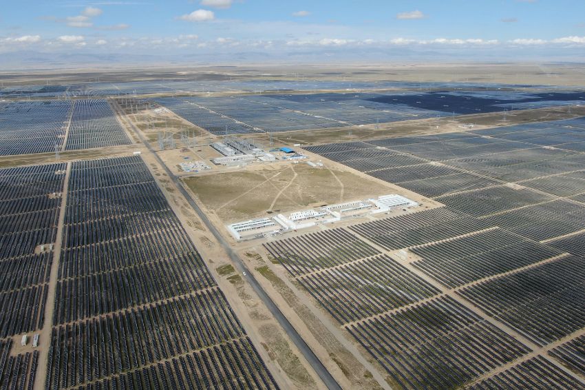 Canal Solar Trina Solar fornecerá 520 MW de rastreadores para uma das maiores usinas do país