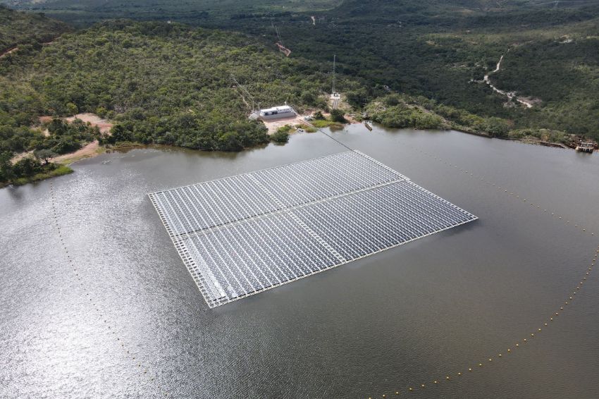 Usina solar flutuante de 1,2 MWp entra em operação no interior de MG