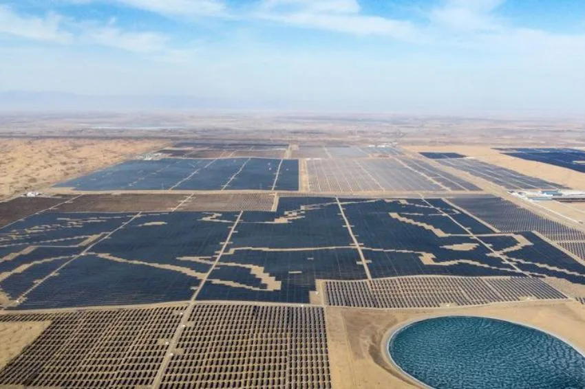 Deserto chinês recebe 3,46 milhões de painéis fotovoltaicos