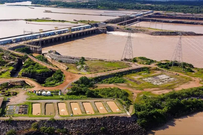 Seca extrema paralisa operações de hidrelétrica na região Norte