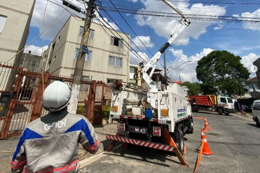 MME dá 3 dias para Enel retomar fornecimento de energia